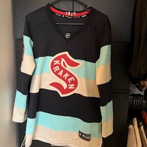 RARE Seattle Kraken Winter Classic Jersey Tanev women’s size Small
